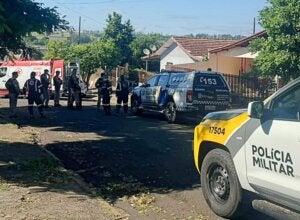 Umuarama: PM usa taser para conter homem em surto armado com martelo e chave de fenda