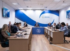 Reunião interna da Anvisa.