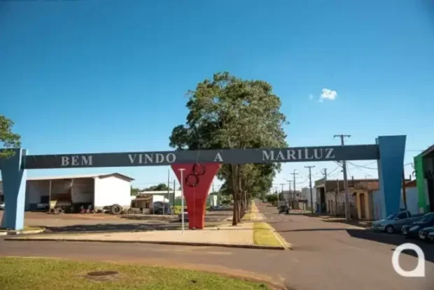 Portal de entrada de Mariluz.