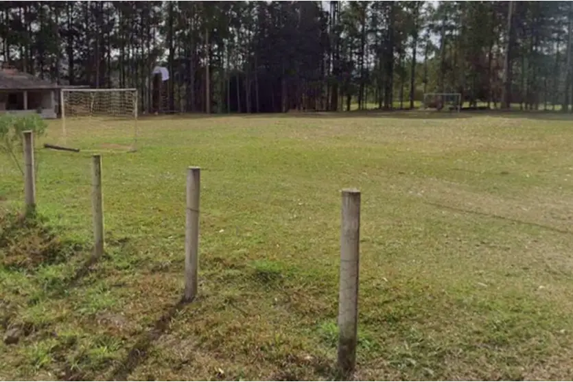 Menina de 3 anos morre após trave de futebol cair durante festa no Paraná