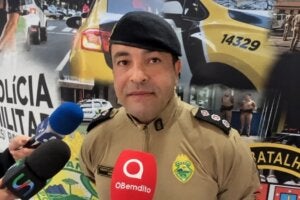 Tenente Coronel Peres durante coletiva em Umuarama.