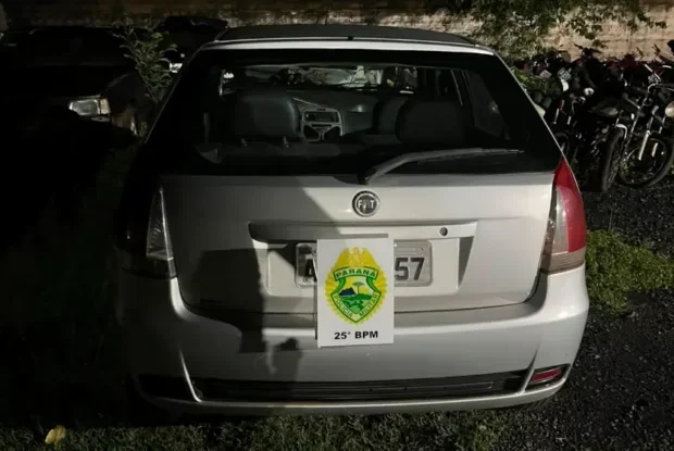 PM apreende radiocomunicador e recolhe carro com licenciamento vencido em Icaraíma