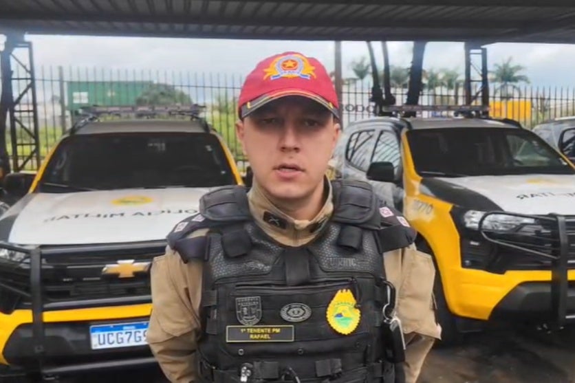 Policial Rafael falando sobre o reforço de policiamento nas rodovias estaduais durante o feriado de Finados.