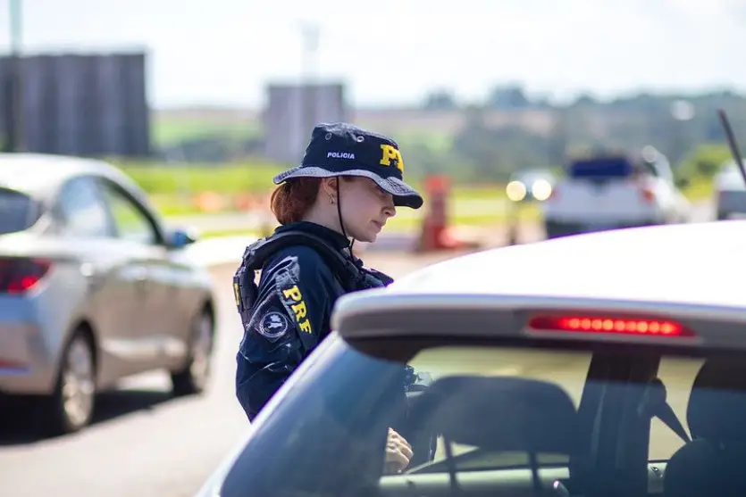 PRF reforça fiscalização nas rodovias federais do Paraná no feriado de Nossa Senhora Aparecida