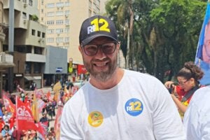 Requião Filho em passeata