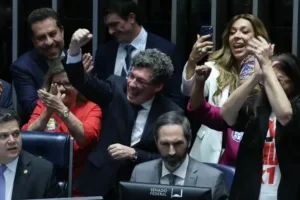 Senado brasileiro após a votação da escala 6x1.