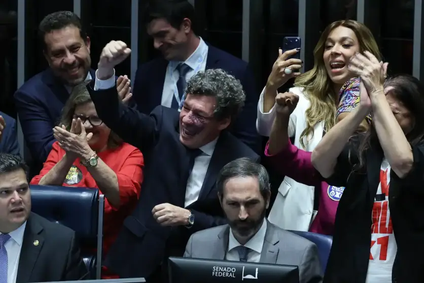 Senado brasileiro após a votação da escala 6x1.
