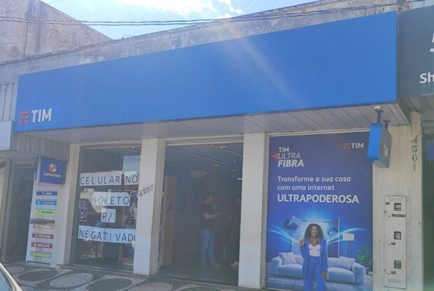 Estrutura de loja de telefonia era usada para aplicar golpes em idosos em Umuarama