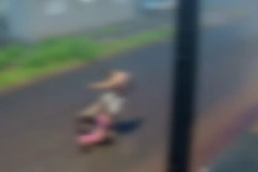 Imagens fortes: vídeo mostra mulher sendo espancada pelo companheiro no Paraná