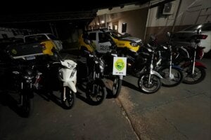 Motocicletas apreendidas por irregularidades em Iporã.