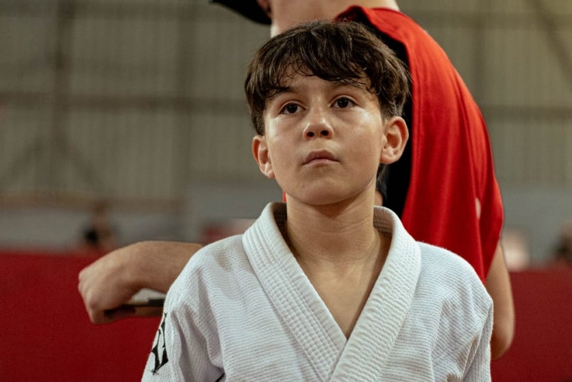 O jovem Nycollas Matheus em uma disputa de jiu-jitsu.