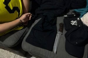 Faca apreendida pela Rotam em Umuarama após assalto.