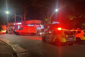 Local do homicídio na Praça Taqmoio, em Umuarama.