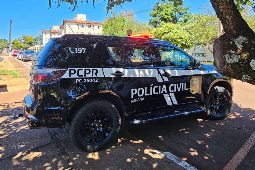 Viatura da PCPR durante cumprimento de mandado em Mariluz.