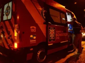 Ambulância do Siate após atendimento à vítima.