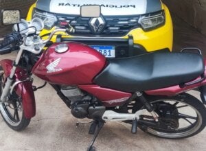Moto com escapamento alterado apreendida em Rondon.