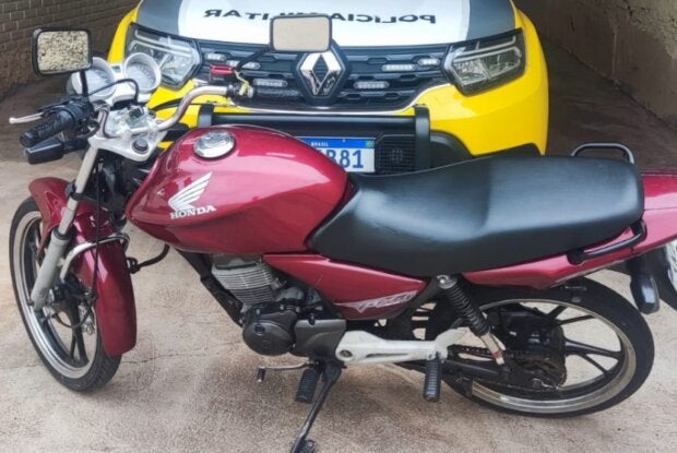 Moto com escapamento alterado apreendida em Rondon.